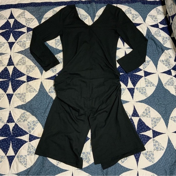 Shihar V-Neck Bodycon Black Dress - Picture 2 of 9